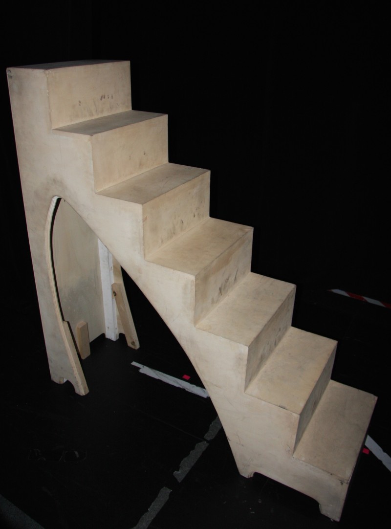 photo-accessoires-theatre-robin-escalier