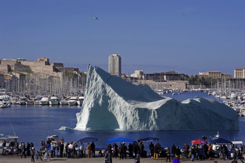 Vieux Port Iceberg Marseille décor pastis 51 glacé